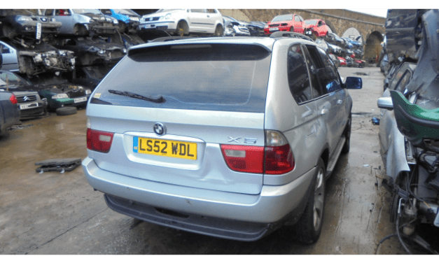 BMW X5 2002 3.0 DIESEL BREAKING ALL PARTS AVAILABLE